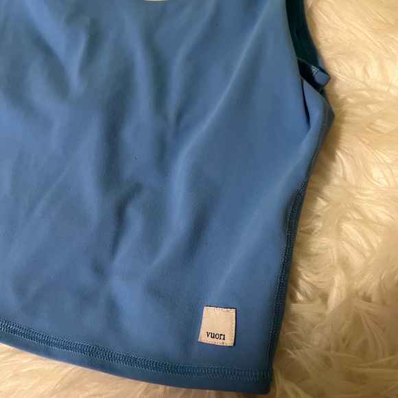 Vuori Sky Blue Cropped Tank with Wide Straps - Picture 2 of 3